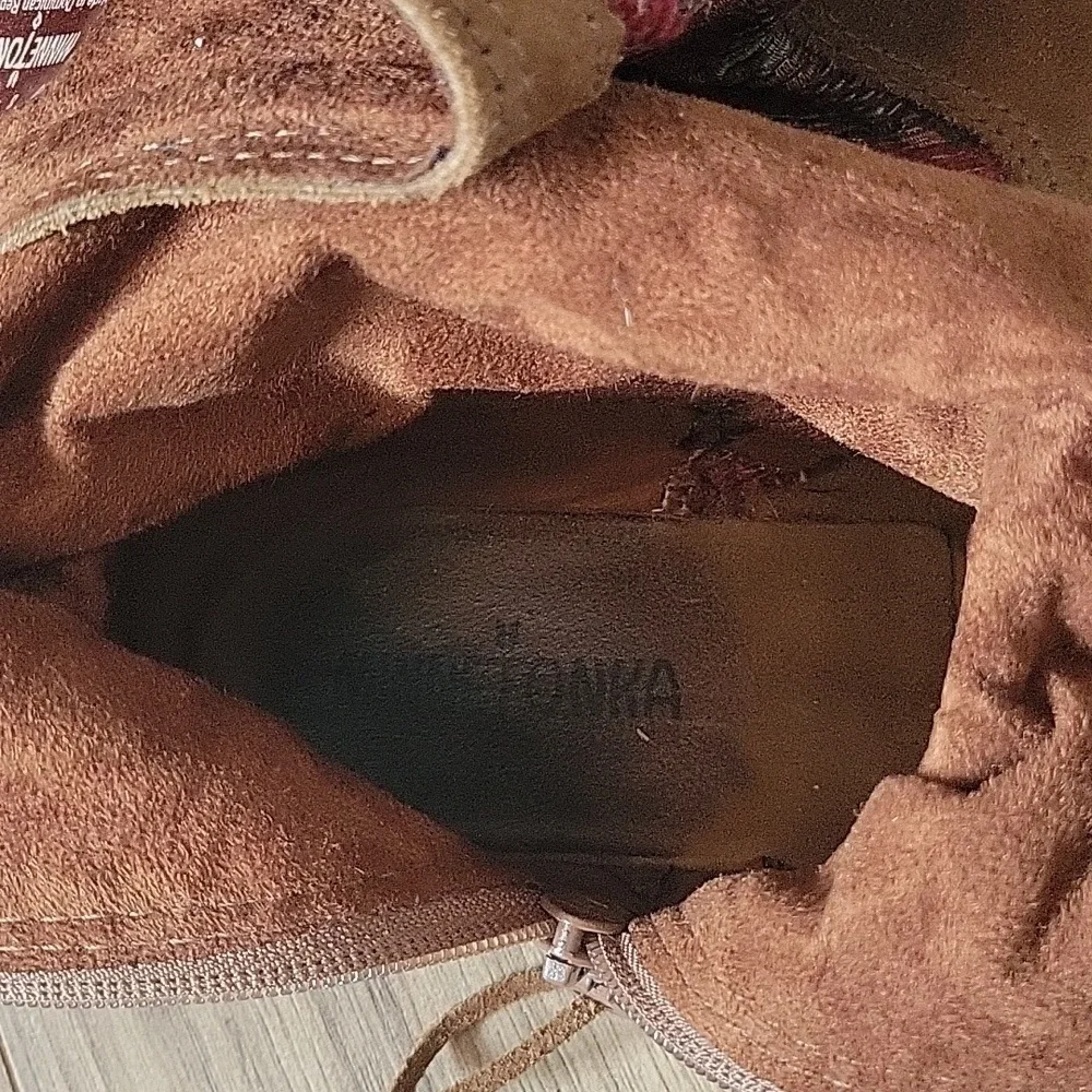 Minnetonka Booties Size 8 - Picture 8 of 11